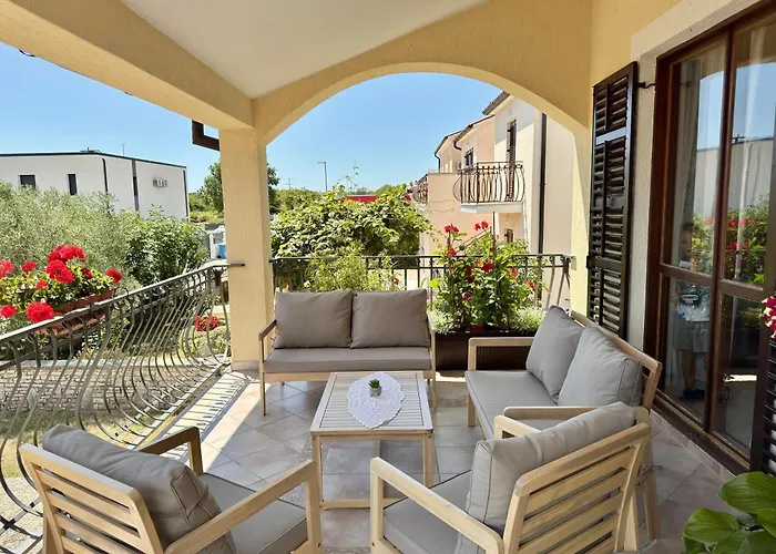 Apartman Ostrea ***