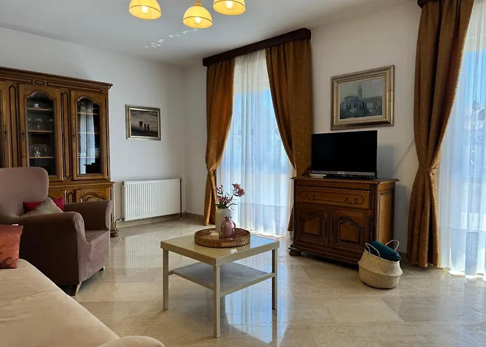 Apartman Ostrea ***